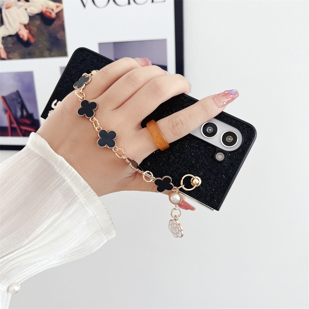 Fashion Four leaf Clover Bracelet Chain Phone Case For Samsung Galaxy Z Fold